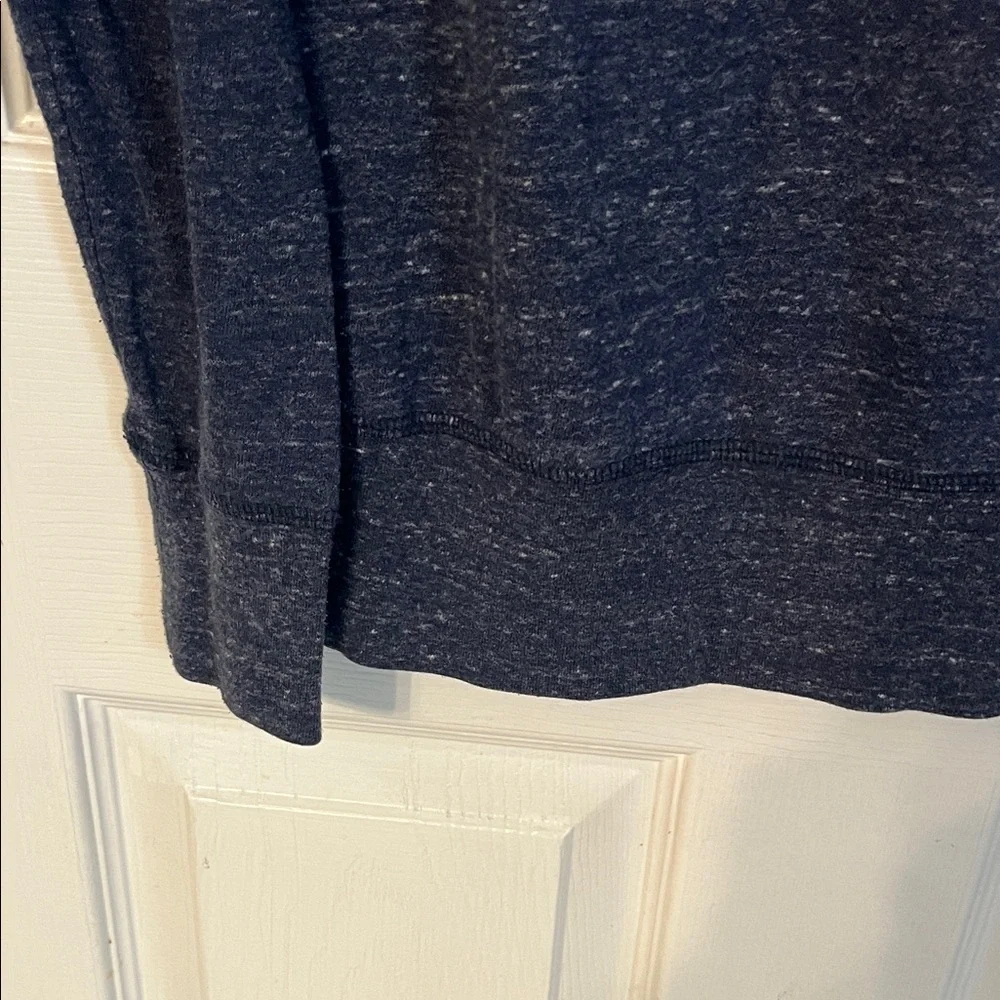 Nike Women's Dark Blue Crew Neck Long Sleeve shirt